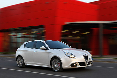 Den nye Alfa Romeo Giulietta har Danmarkspremiere ved Copenhagen Historic Grand Prix i Fælledparken d. 7.-8. august.